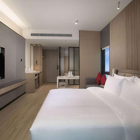 Hotel Ramada By Wyndham Huizhou Double Moon Bay Huidong Exterior foto